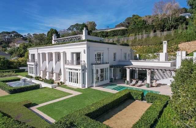 Villa Canterbury - Six Bedroom Villa, Sleeps 12