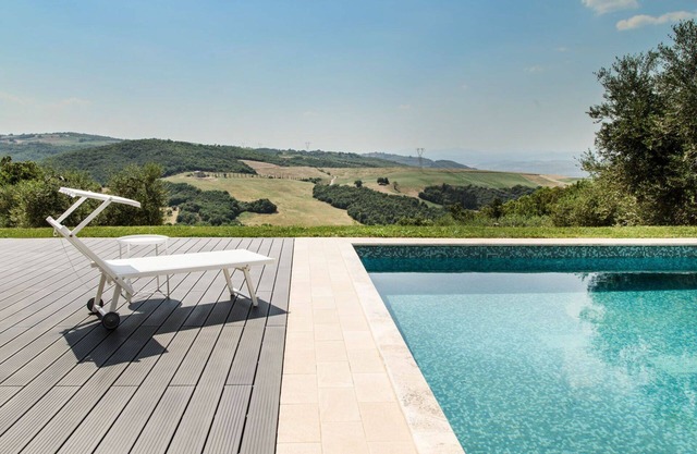 Villa Chiugi - Vacation Villa with private pool in the heart of Tuscany