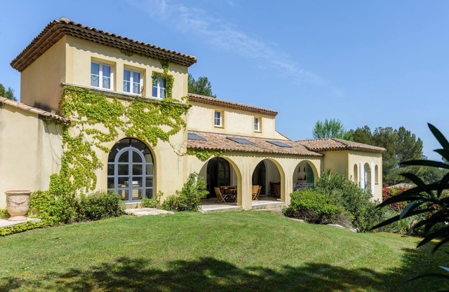 Villa Clara luxery house on Pont Royal Golf