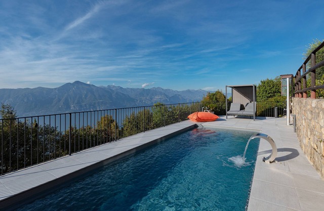 VILLA COLONIALE - stunning views, private heated salt pool, BBQ, garden/garage