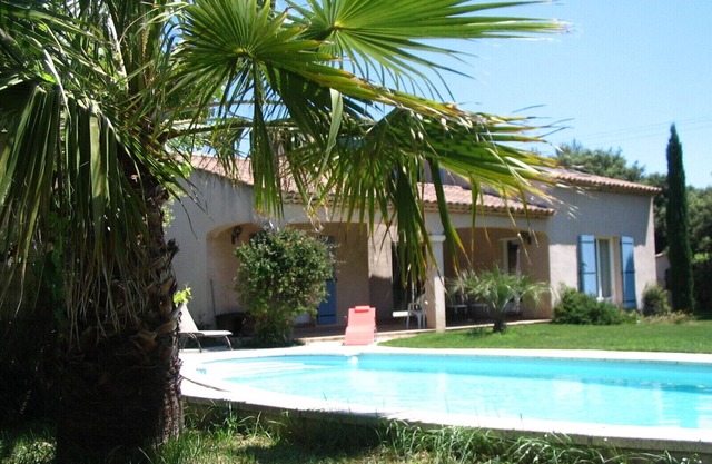 Villa Contemporaine Récente en Campagne Aixoise Pour Location Saisonnière