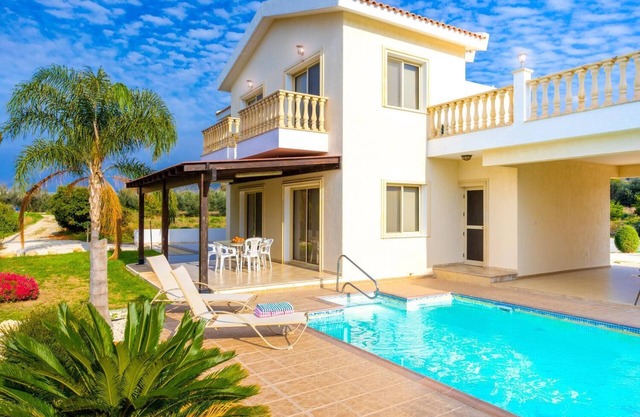 Villa Clementina - Four Bedroom Villa, Sleeps 9