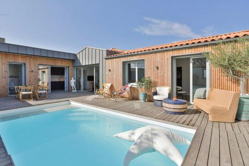 Villa d'exception avec piscine, proche de la mer