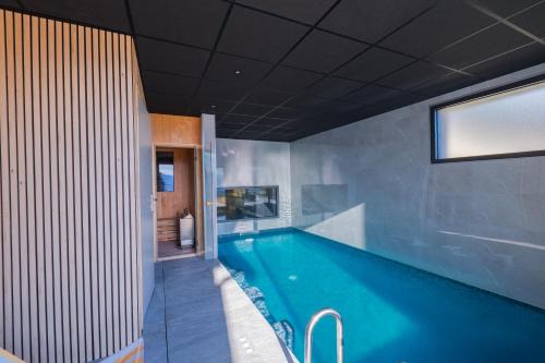Villa d'expection, 10 personnes avec piscine intérieure