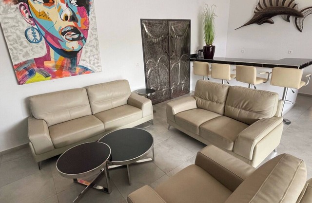 Villa de Luxe Avec Piscine à Ngerigne Avec Piscine Privée