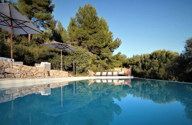 Villa De luxe -air-conditioned-pool-14 persons, 7 bedrooms and 7 bathrooms, 11 beds