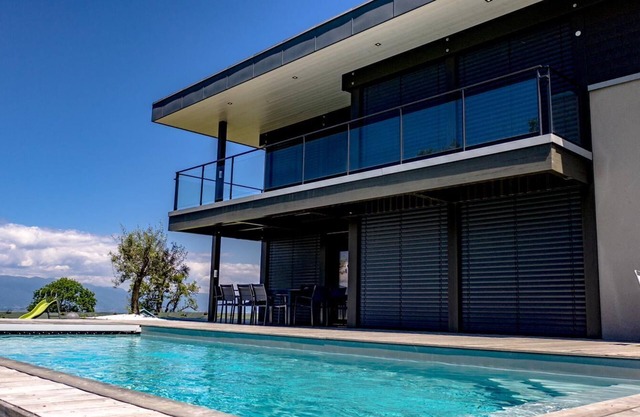Villa de Luxe Avec Piscine Dans un Cadre de Vacances à 10 Minutes de Genève
