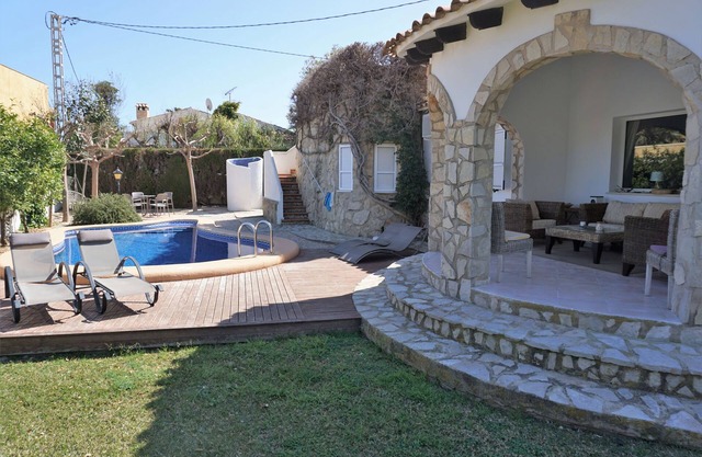 Villa DELMAR at the beach in Els Poblets