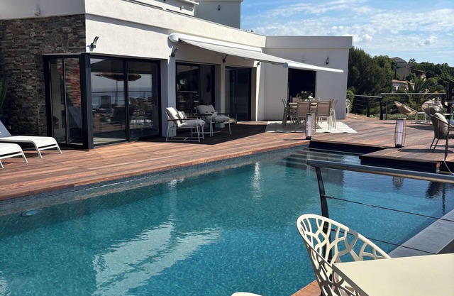 Villa Dido contemporaine pleine vue mer