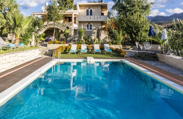 Villa Elisa, View+Hidden in Trees!