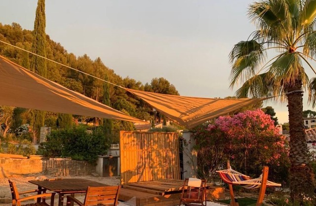 Villa Entre Terre et Mer Avec Jacuzzi Superbes Terrasses et vue 83 LE Beausset