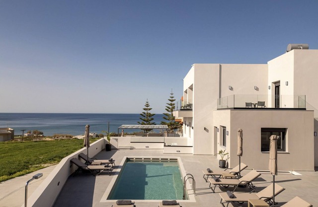 Villa Etoile - With Private Heated Pool