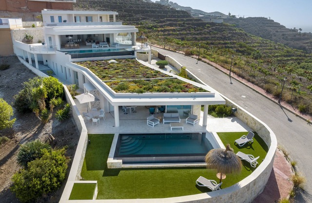 Villa 'Exclusive One' with Private Pool, Wi-Fi and Air Conditioning