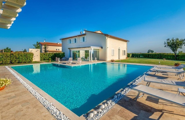 Villa Ferdinando - Five Bedroom Villa, Sleeps 10