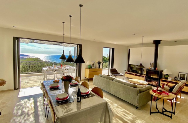 Villa Fogata in Ile-Rousse, exceptional view, design, quiet, near beach