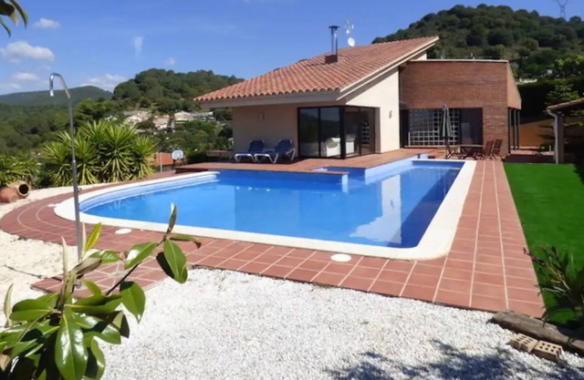 Villa 'Font Dels Enamorats' with Mountain View, Wi-Fi and Air Conditioning