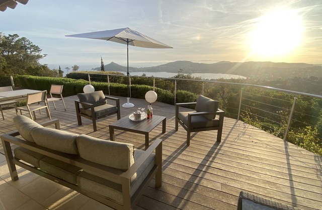 Villa for 10 people - swimming pool - 180° panoramic view - 5 air-conditioned bedrooms