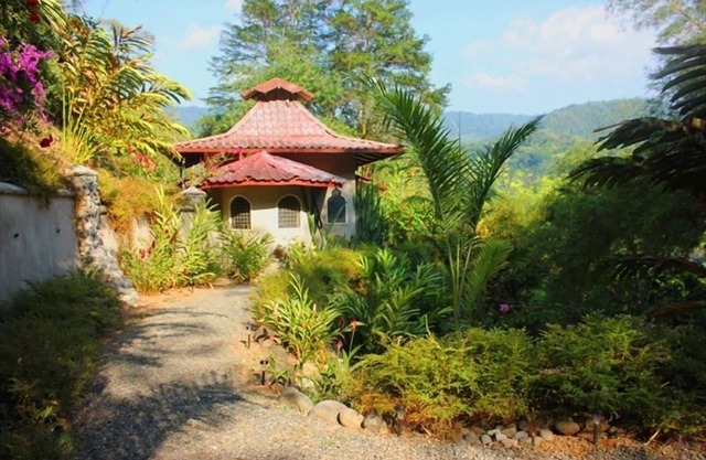 Villa for 2 Nestled in Tropical Paradise , 51 Ft Pool