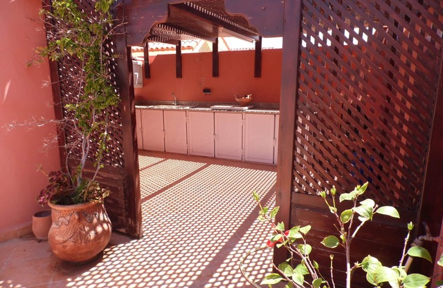 villa for rent, downtown direct access to the beach and shops