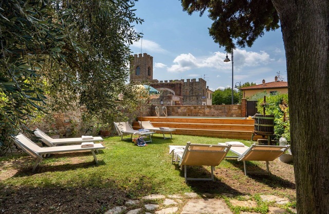 VILLA FRACASSINI, Unique Private Exclusive Villa in small Tuscan Town