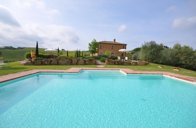 Villa Gaeta - Holiday Country House with private swimming pool in Val d'Orcia, Tuscany