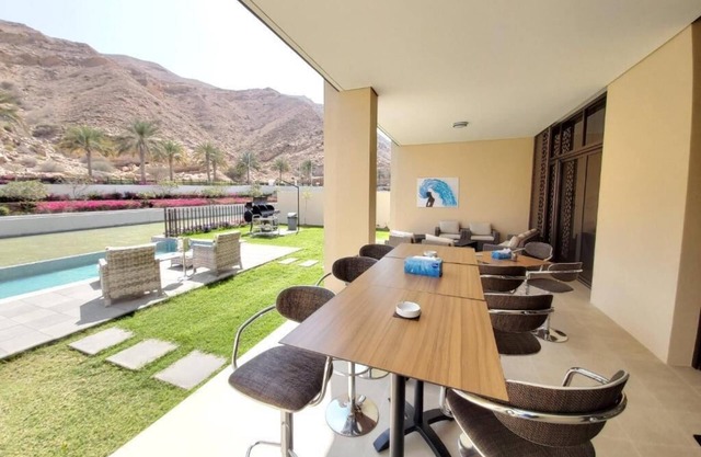 Villa Garden & Pool View