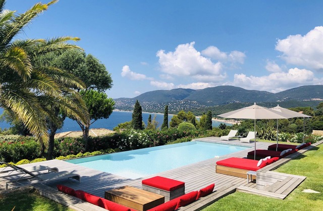 Villa golfe de Saint Tropez, exceptional sea view, swimming pool, beach on foot (5mn)