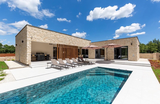 Villa Green Frame West - beautiful pet friendly ground floor villa for 7 people in Central Istria