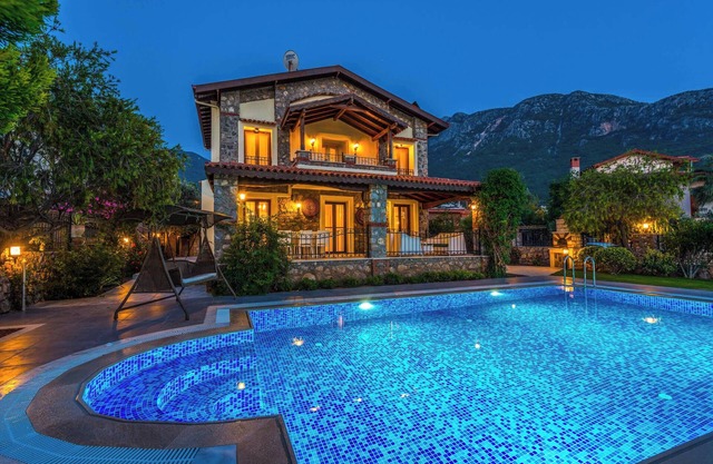 Villa Hazal - Three Bedroom Villa, Sleeps 6
