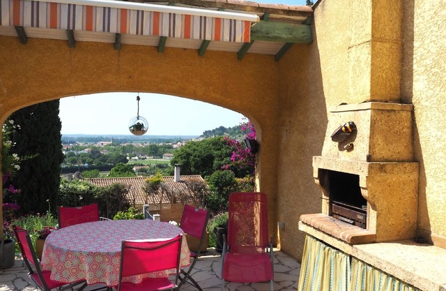 Villa in Bellegarde near Pont du Gard