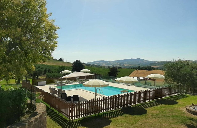 Villa in Carassai with 4 bedrooms sleeps 11