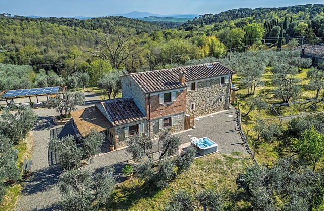 Villa in Castell'in Villa with 4 bedrooms sleeps 8