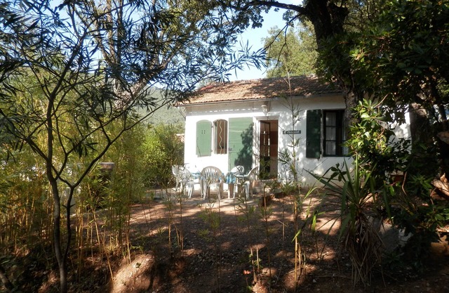 Villa in family property, with trees