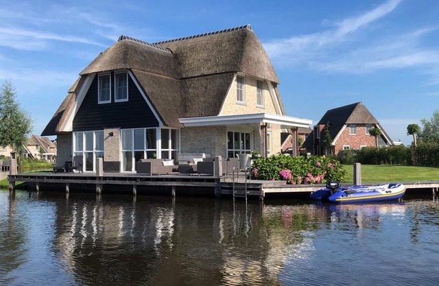 Villa in Friesland with Sauna and Jetty
