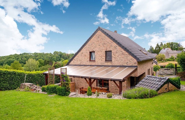 Villa in Hamoir with Pool and Kayaking