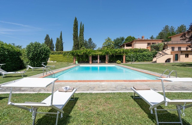 Villa in Santa Maria A Vezzano with 5 bedrooms sleeps 10