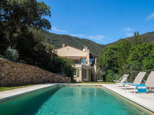Villa in La Croix-Valmer with Sea Views & Pool, cleaning included