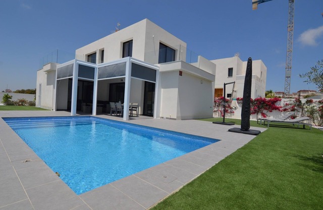 Villa in La Marina with Private Pool & Beach Nearby