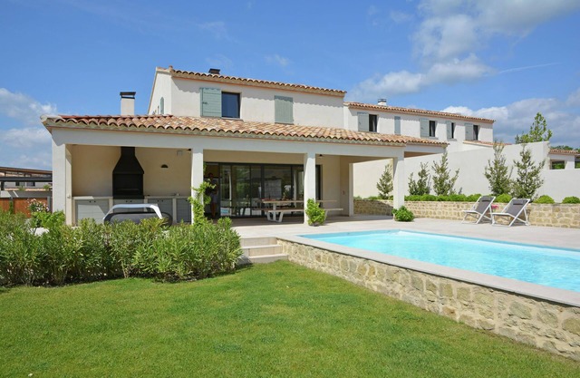 Villa in Malaucène near Mont Ventoux