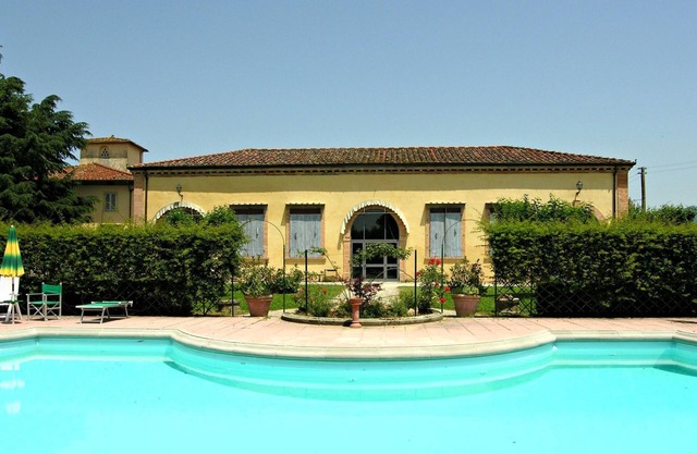 Villa in Scarperia with 1 bedrooms sleeps 2