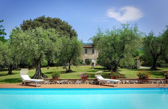 Villa in Segromigno In Monte with 3 bedrooms sleeps 6