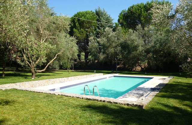 Villa in secluded grounds of 1 hectare, easy access to sea, shops and restaurant