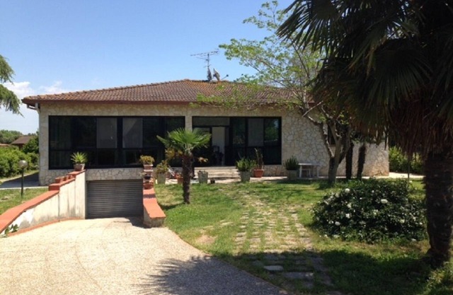 villa in the green At 700 m from the Mediterranean sea