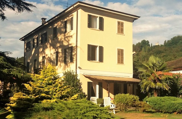 Villa in the green park on Lake Orta