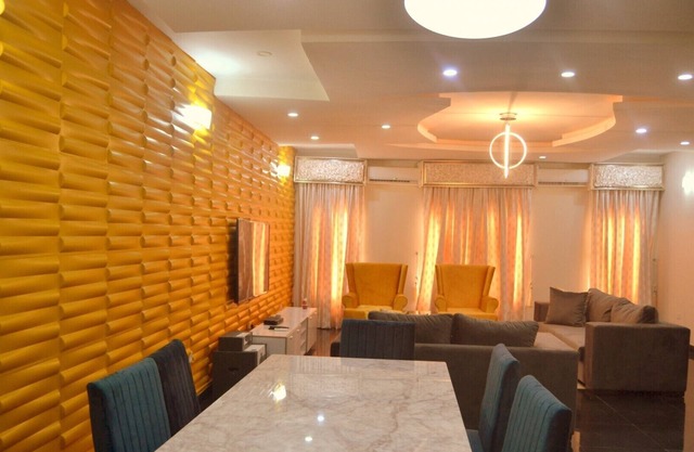 Villa in Victoria Island with 5 Bedrooms and Swimming Pool