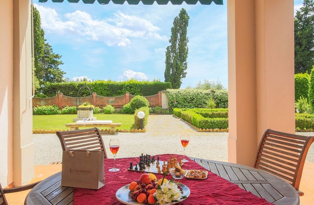Villa/Independent home in Pistoia with 6 bedrooms sleeps 14