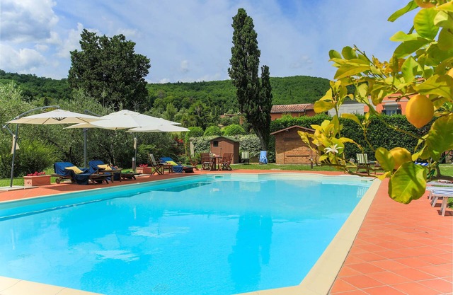 Villa/Independent home in Pistoia with 4 bedrooms sleeps 10