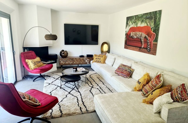 Villa Indie in the center of the village of St Tropez (heated swimming pool)