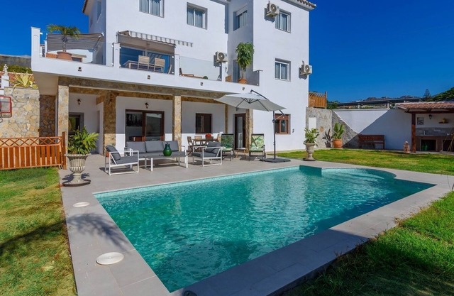 Villa Isabel Vélez-Málaga by Ruralidays