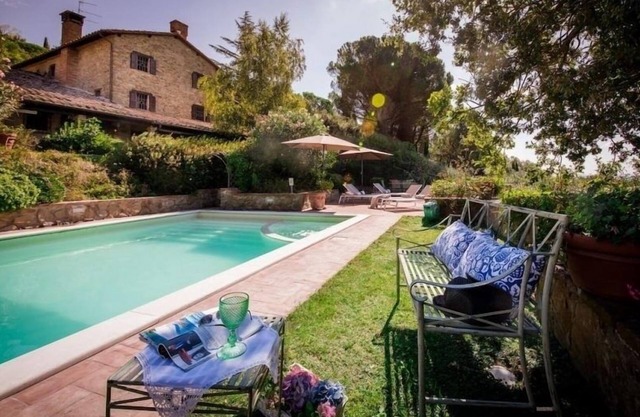 Villa with panoramic pool Passignano sul Trasimeno, Umbria